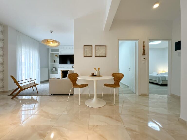 Luxury Downtown Apartment Guya D2