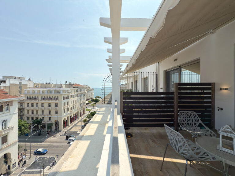 Luxury Downtown Apartment With Seaview E2